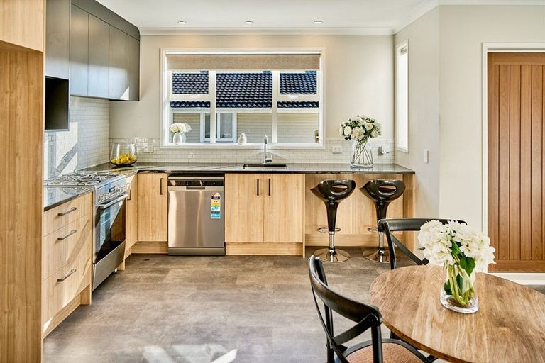 Photo of property in 28b Mana Esplanade, Paremata, Porirua, 5026