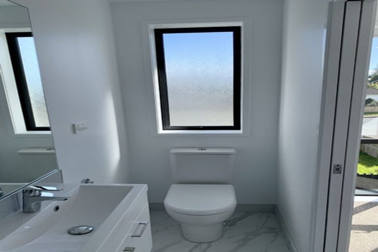 Photo of property in 1/3 Fairdale Place, Birkdale, Auckland, 0626