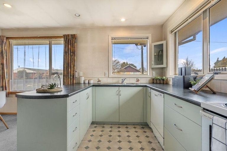 Photo of property in 9 Colesbury Street, Bishopdale, Christchurch, 8053