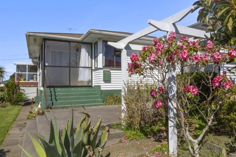 Photo of property in 3 George Street, Waitara, 4320