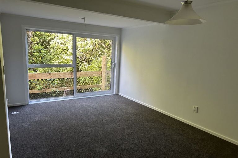 Photo of property in 5 Mamaku Grove, Khandallah, Wellington, 6035