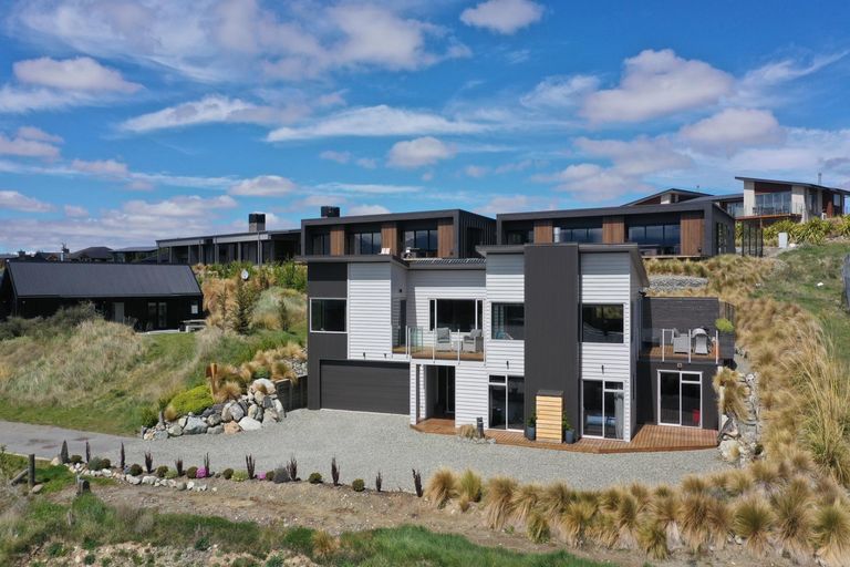 Photo of property in 8 Sibbald Lane, Lake Tekapo, 7999