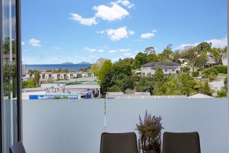 Photo of property in Wilk Heights, 15/8 Wilk Lane, Browns Bay, Auckland, 0630