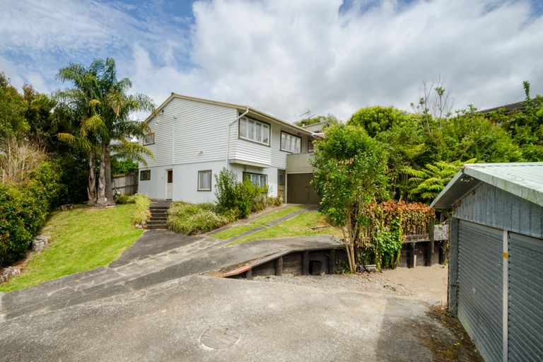 Photo of property in 50 Hebron Road, Waiake, Auckland, 0630