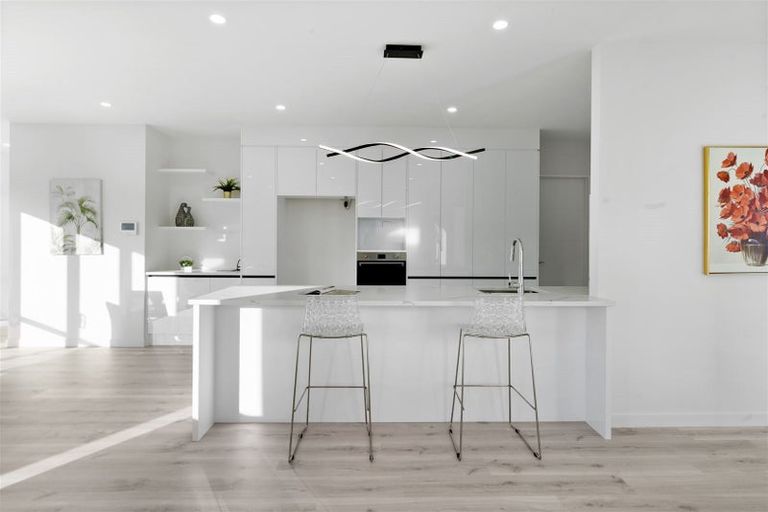 Photo of property in 16 Kilmacrennan Drive, Rosehill, Papakura, 2113