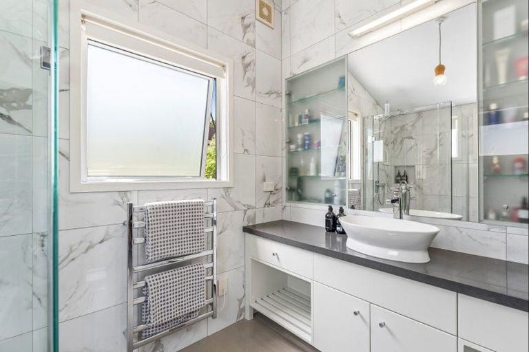 Photo of property in 9 Grand View Road, Leigh, 0985