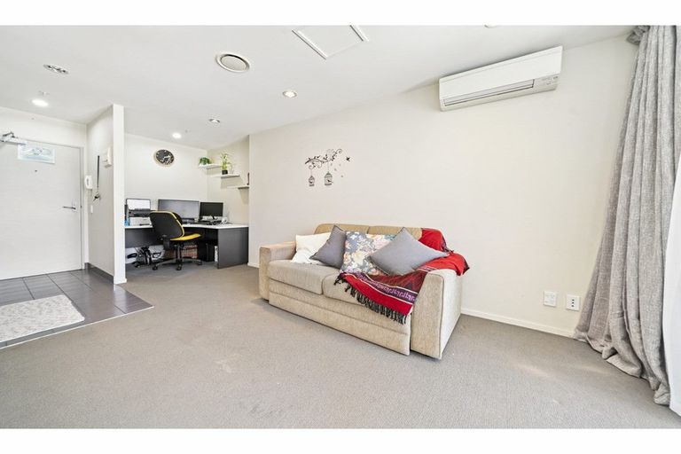 Photo of property in Proximity Apartments, 301/17 Osterley Way, Manukau, Auckland, 2104