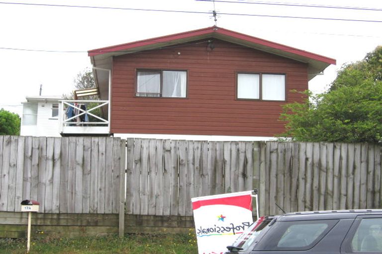 Photo of property in 2/17 Park Road, Glenfield, Auckland, 0629