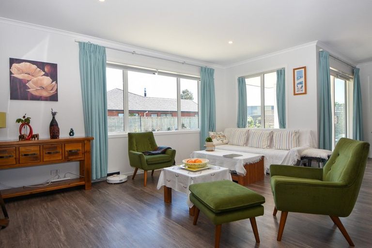 Photo of property in 2 Routhan Way, Carterton, 5713