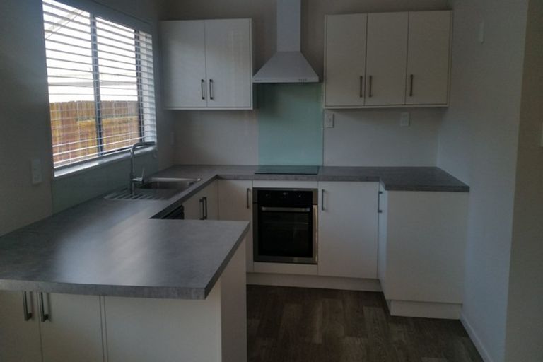 Photo of property in 60 Hillcrest Drive, Kelvin Grove, Palmerston North, 4414