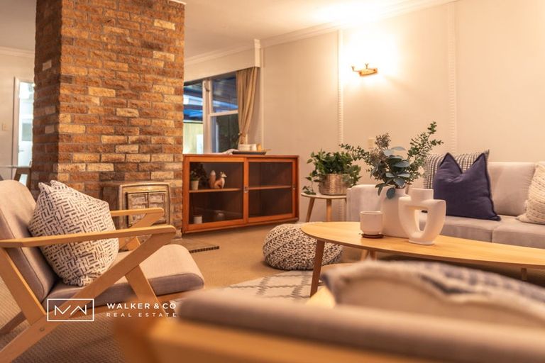 Photo of property in 28 Pinehaven Road, Pinehaven, Upper Hutt, 5019