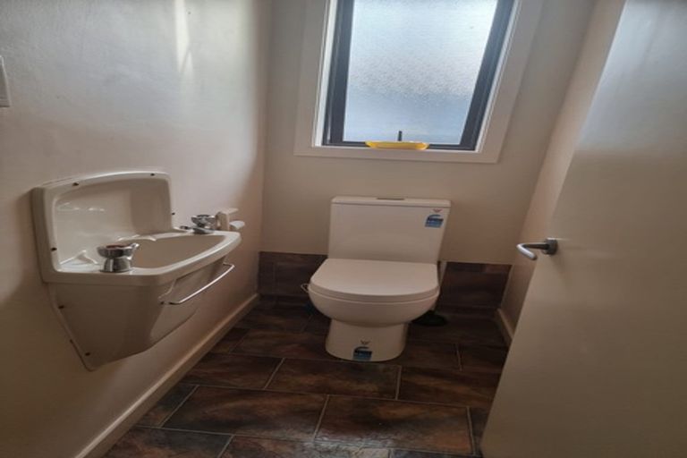 Photo of property in 4 Oakfield Street, Burnside, Christchurch, 8053