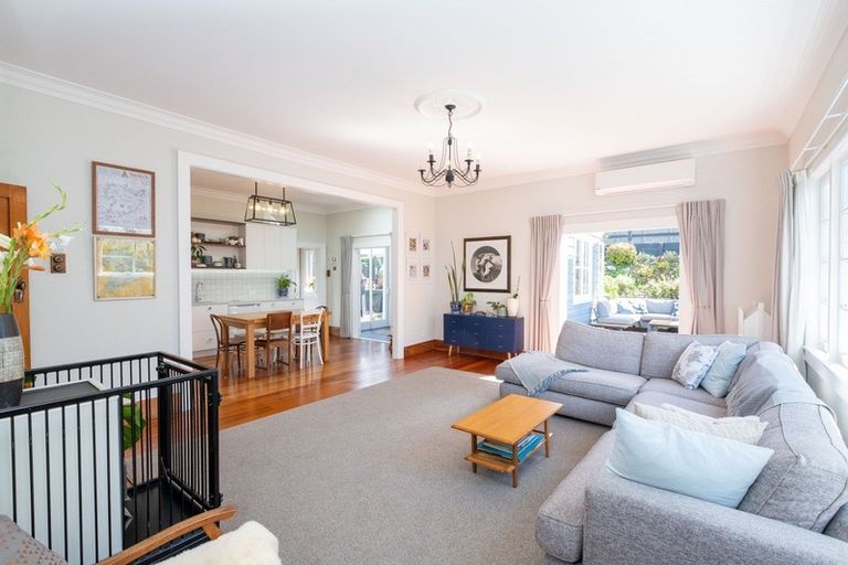 Photo of property in 8 Burns Road, Hospital Hill, Napier, 4110