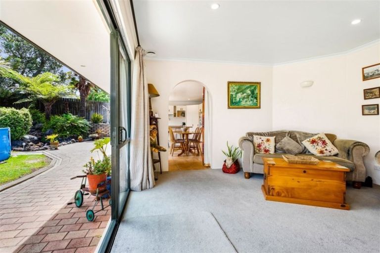 Photo of property in 24 Makiri Street, Helensville, 0800