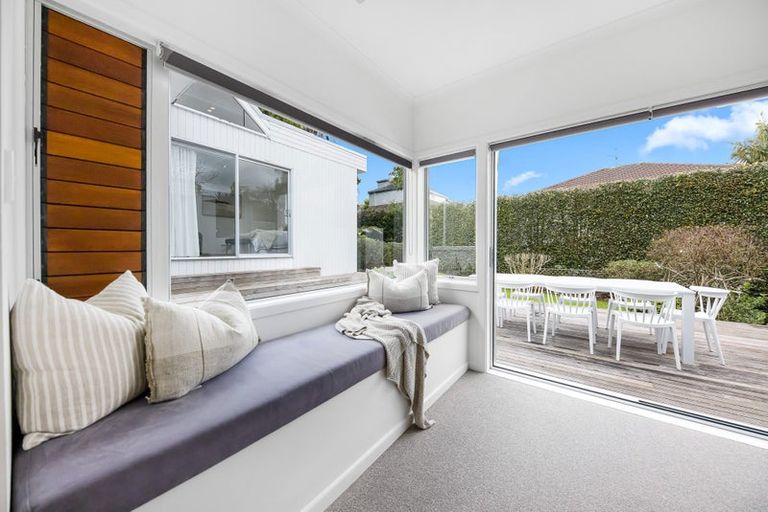 Photo of property in 16 Prestige Place, Castor Bay, Auckland, 0620