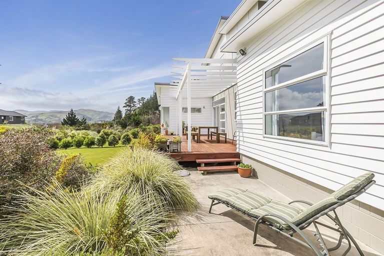 Photo of property in 4 Shoal Place, Whitby, Porirua, 5024