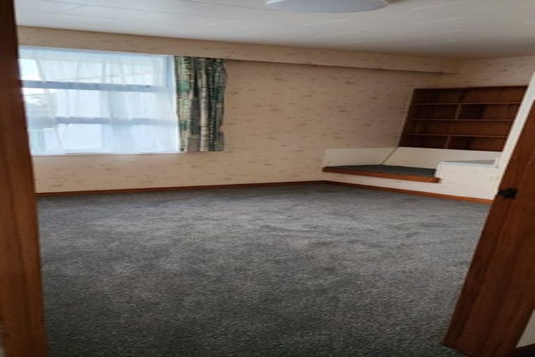 Photo of property in 29 Awanui Street, Merrilands, New Plymouth, 4312