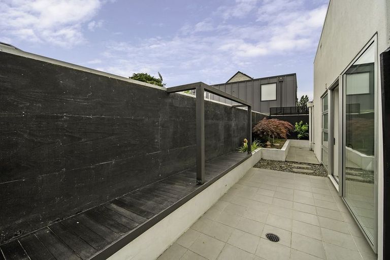 Photo of property in 4/184 Peterborough Street, Christchurch Central, Christchurch, 8013