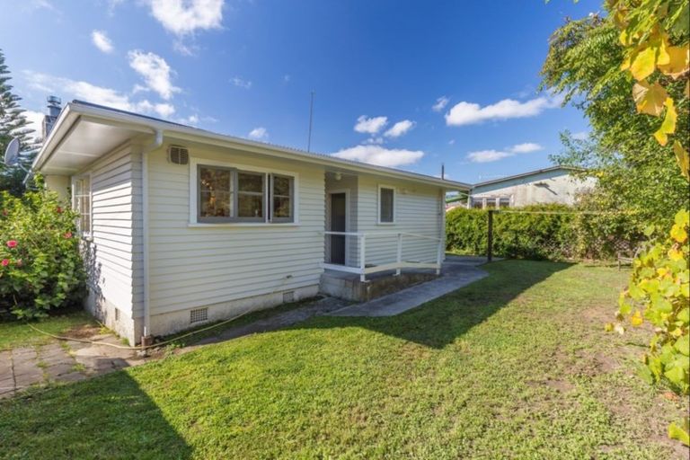 Photo of property in 69 Kirk Street, Otaki, 5512