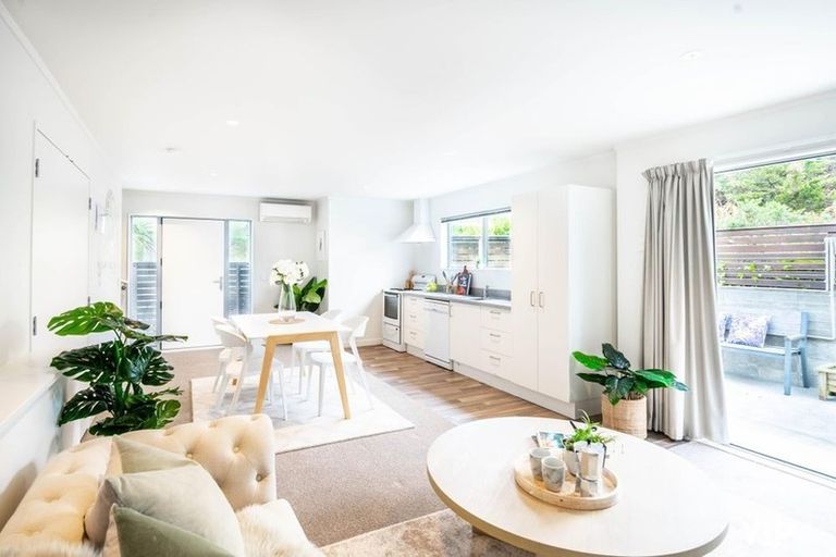 Photo of property in 10 Middleton Road, Johnsonville, Wellington, 6037