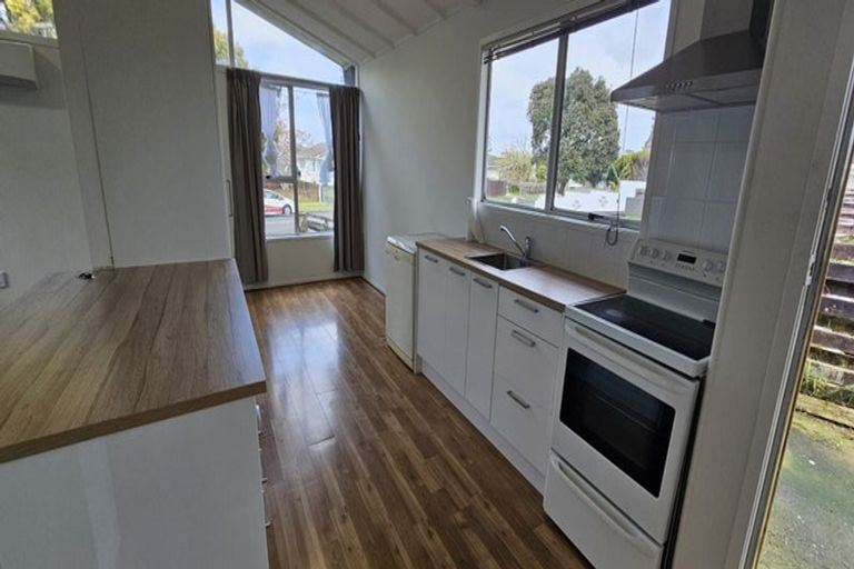 Photo of property in 2 Tuna Place, Manurewa, Auckland, 2102
