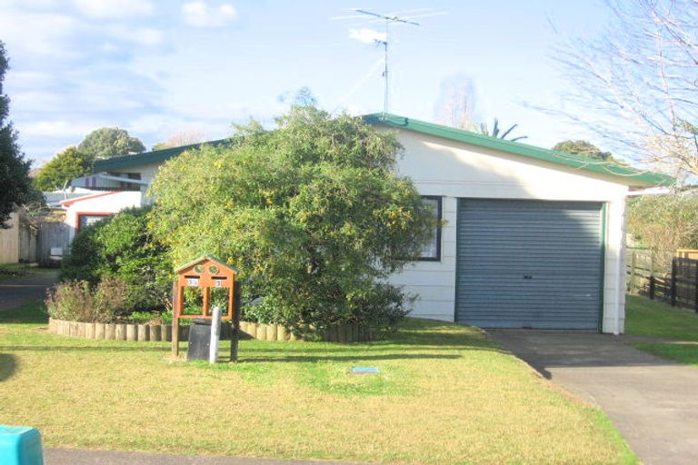 Photo of property in 3 Shepherds Road, Papakura, 2110