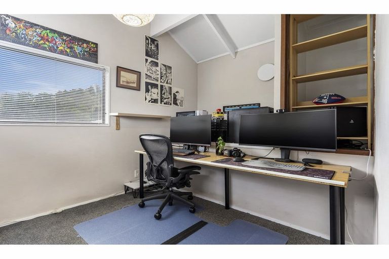 Photo of property in 19 Palmetto Place, Goodwood Heights, Auckland, 2105