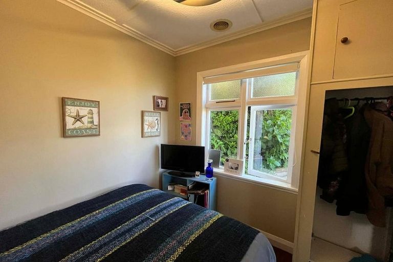 Photo of property in 16 Asquith Terrace, Brooklyn, Wellington, 6021