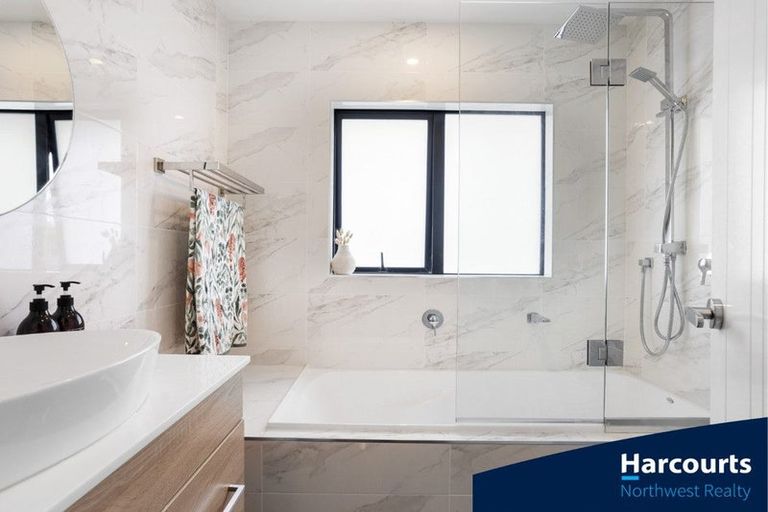 Photo of property in 1b Makora Road, Massey, Auckland, 0614