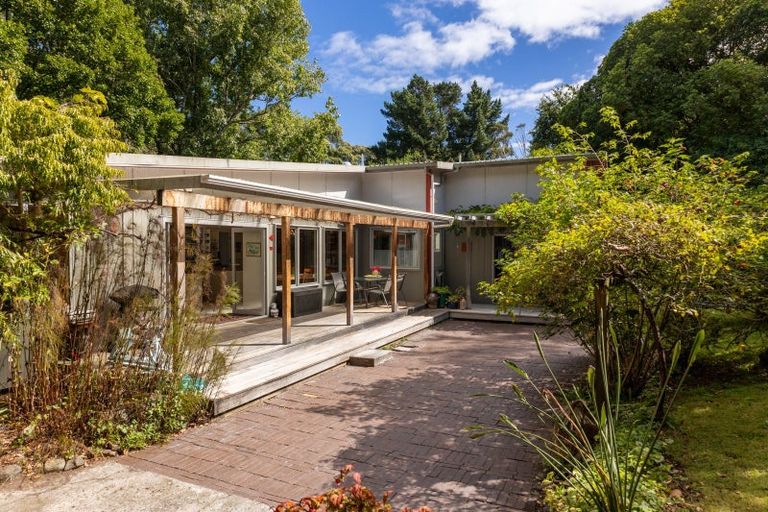 Photo of property in 100 Leinster Avenue, Raumati South, Paraparaumu, 5032