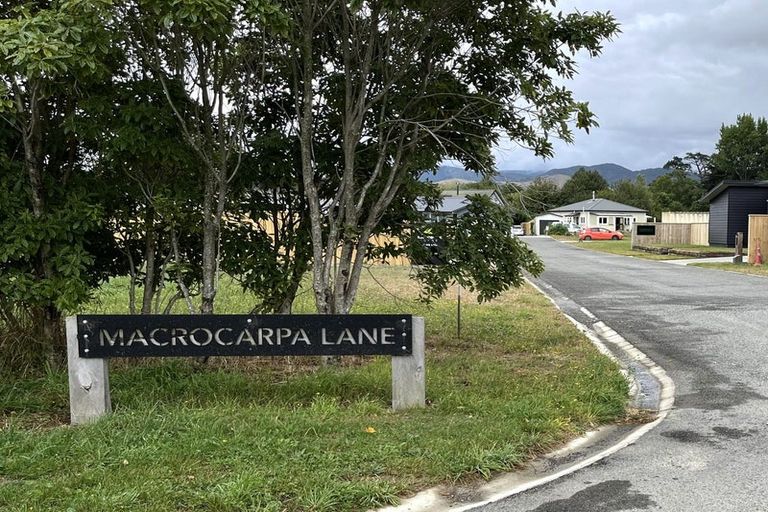 Photo of property in 6a Macrocarpa Lane, Carterton, 5713