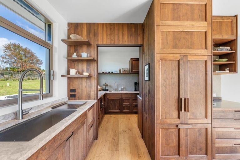 Photo of property in 121a Pomona Road, Kumeu, 0891