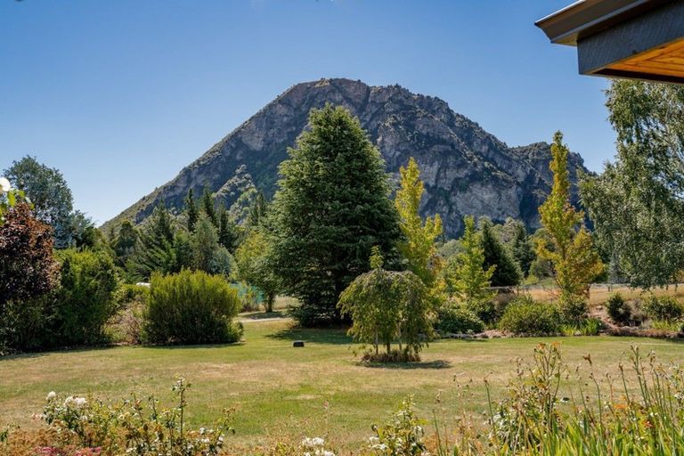 Photo of property in 11 Riverbank Road, Wanaka, 9382