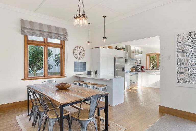 Photo of property in 180 Victoria Road, Saint Clair, Dunedin, 9012