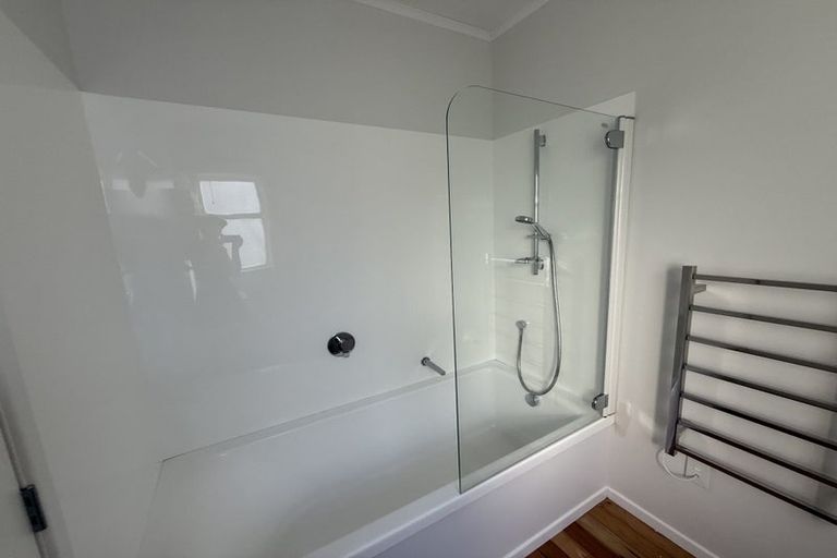 Photo of property in 143 Townsend Road, Miramar, Wellington, 6022