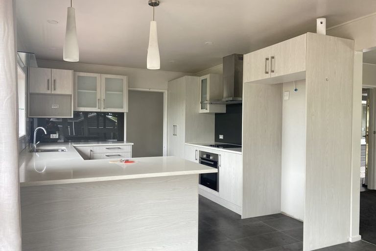 Photo of property in 17 Glenmore Road, Sunnyhills, Auckland, 2010