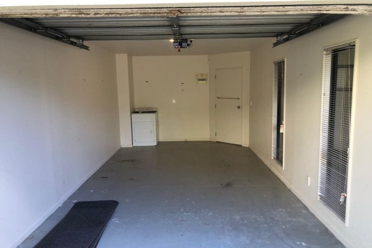 Photo of property in 8/3 Orwell Road, Greenhithe, Auckland, 0632