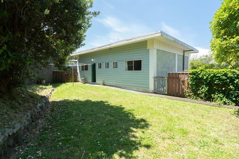 Photo of property in 2/29 Truscott Avenue, Johnsonville, Wellington, 6037