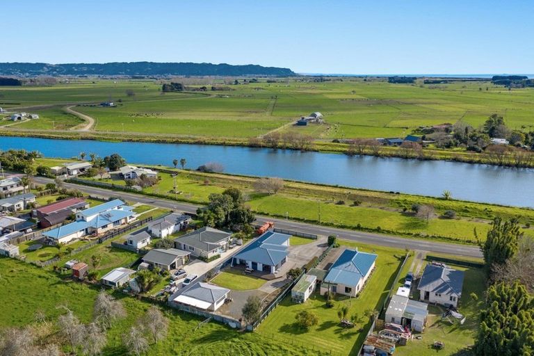 Photo of property in 13 East Bank Road, Thornton, Whakatane, 3193