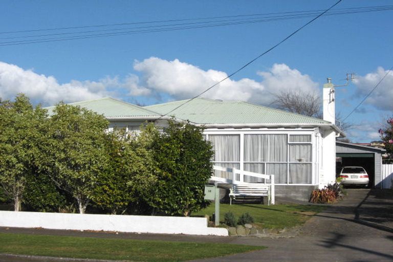 Photo of property in 16 Karaka Street, Merrilands, New Plymouth, 4312