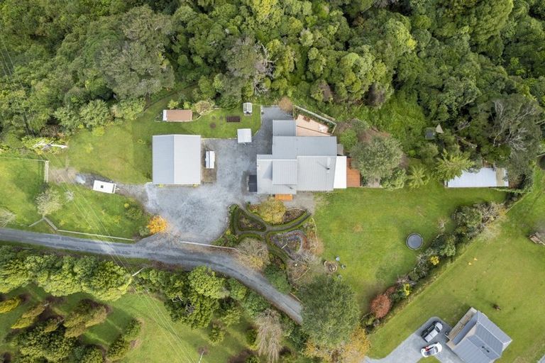 Photo of property in 61 Twin Lakes Road, Te Marua, Upper Hutt, 5018