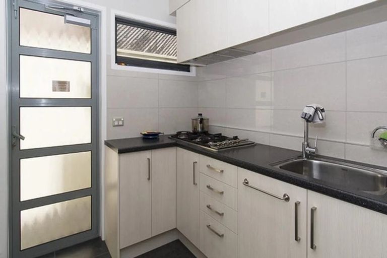 Photo of property in 2 Bucklands Beach Road, Bucklands Beach, Auckland, 2012