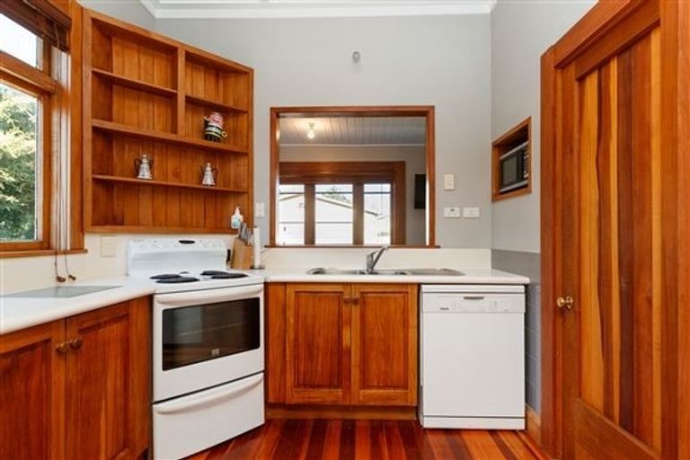 Photo of property in 35 Havill Street, Takaro, Palmerston North, 4410