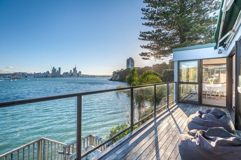 Photo of property in 5 Stanley Point Road, Stanley Point, Auckland, 0624