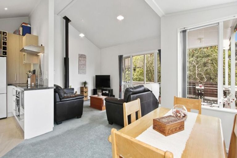 Photo of property in 29 Shetland Street, Glen Eden, Auckland, 0602