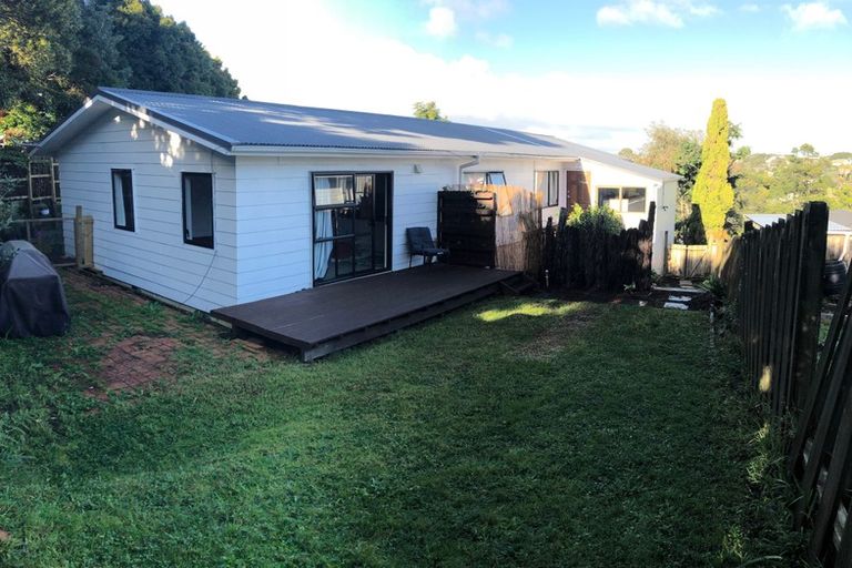 Photo of property in 29 Deverell Place, Northcross, Auckland, 0632