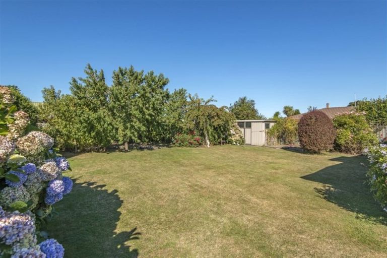 Photo of property in 7 Grove Place, Rangiora, 7400