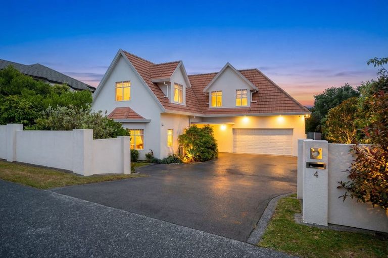 Photo of property in 4 Amesbury Drive, Churton Park, Wellington, 6037