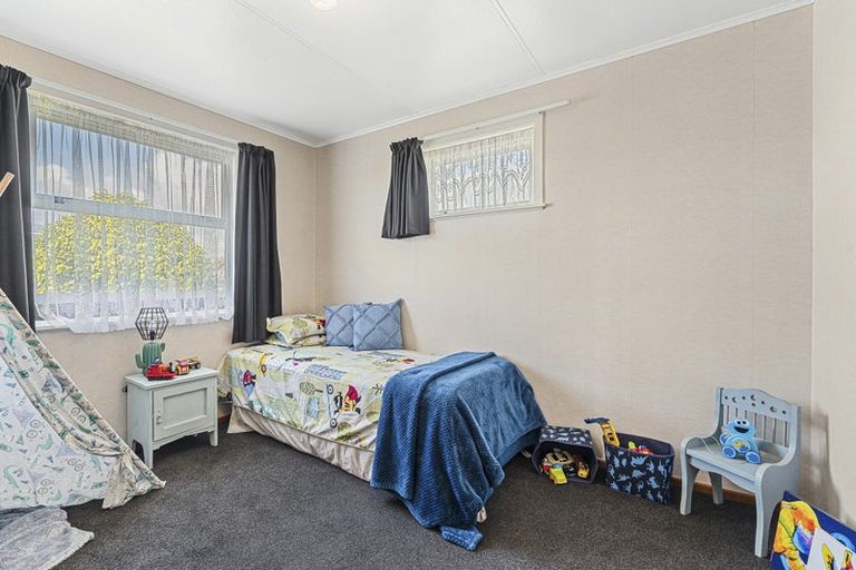 Photo of property in 19 Hume Street, Waitara, 4320