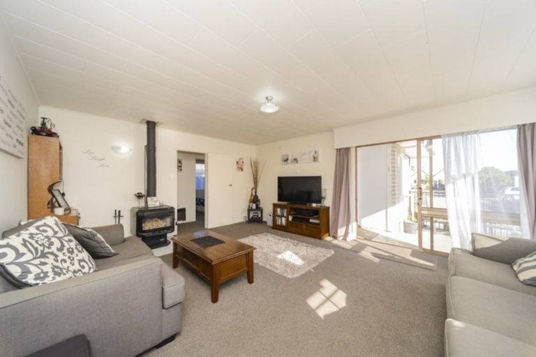 Photo of property in 108 Benmore Avenue, Cloverlea, Palmerston North, 4412